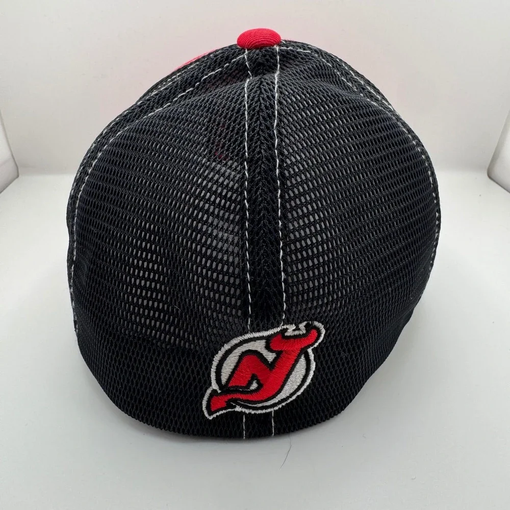 Old Time Hockey New Jersey Devils Hat Mens OSFM Red Black Good NHL Mesh Flexfit